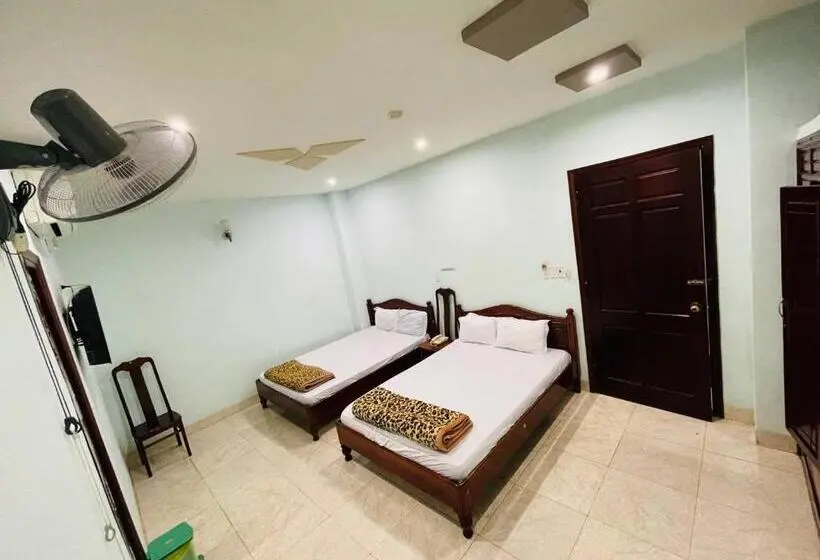 اتاق استاندارد چهار تخته, Manh Hung