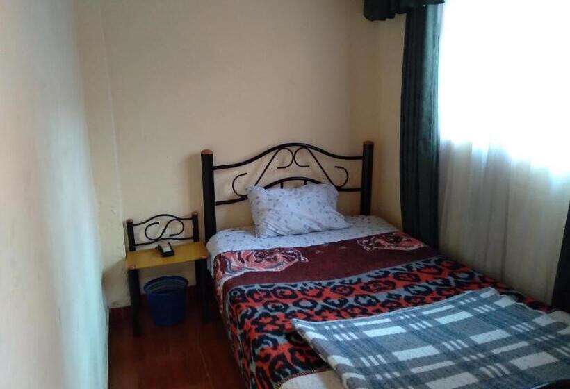 Quarto Estandar Individual, Moraldur