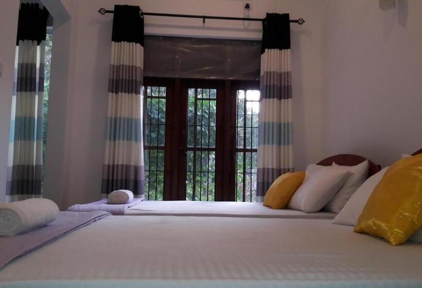 اتاق لوکس سه تخته, Risenlak Holiday Resort