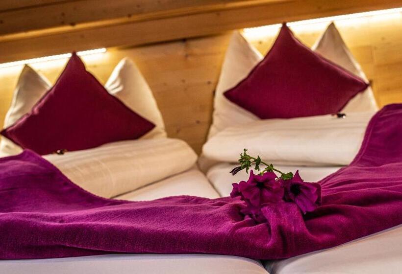 Трехместный Номер Стандарт с Балконом, Gasthof Panzl Bräu