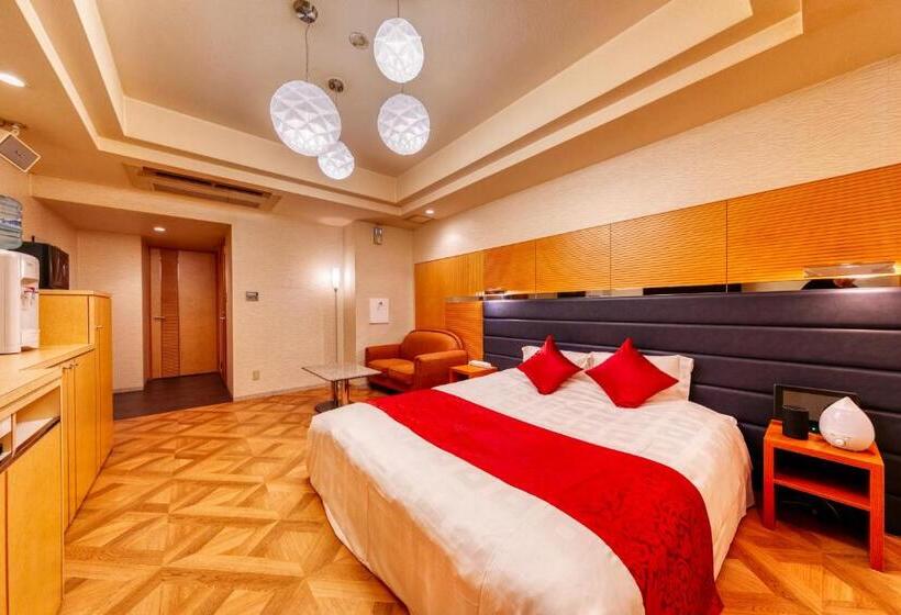 스탠다드 룸, Luna Otsu