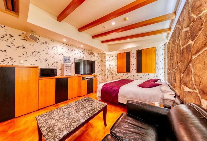 스탠다드 룸, Luna Otsu