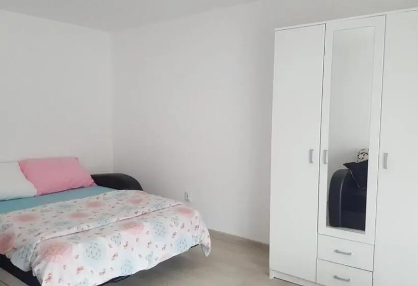 استودیو استاندارد با تراس, Guest House Dana