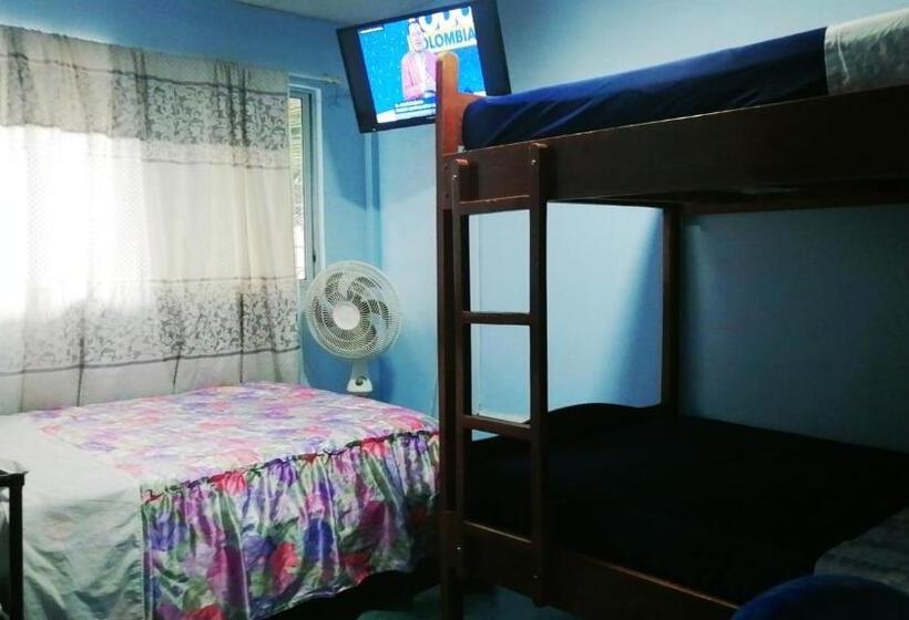 חדר בסיסי לשלושה, Hostal Aruba