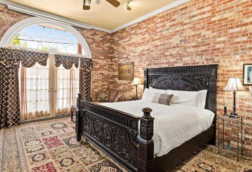디럭스 룸 킹사이즈 침대, Old Brick Inn
