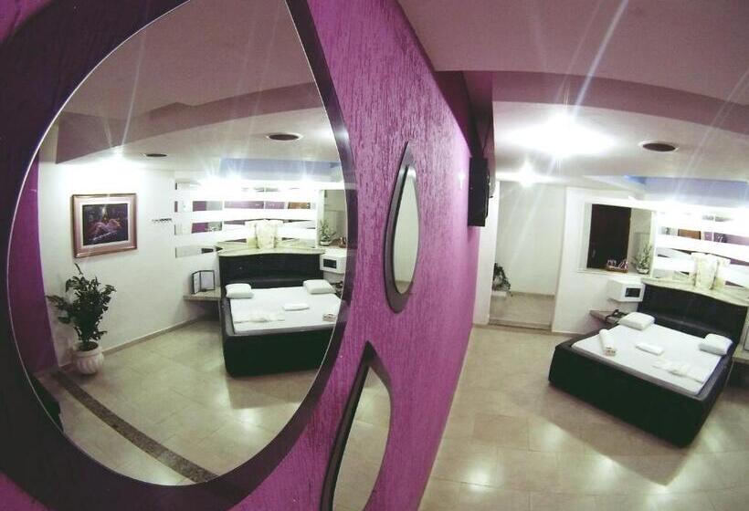 Люкс Deluxe Кровать Кинг, Flamboyant