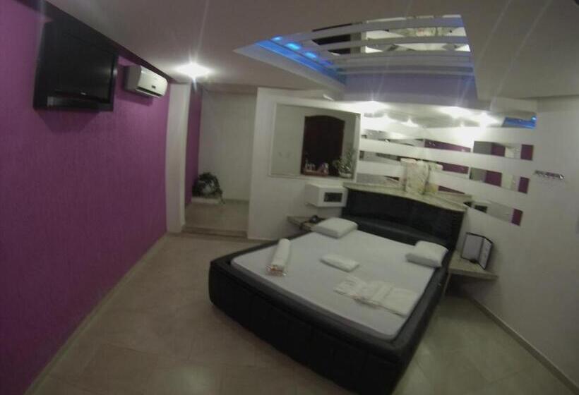 Люкс Deluxe Кровать Кинг, Flamboyant