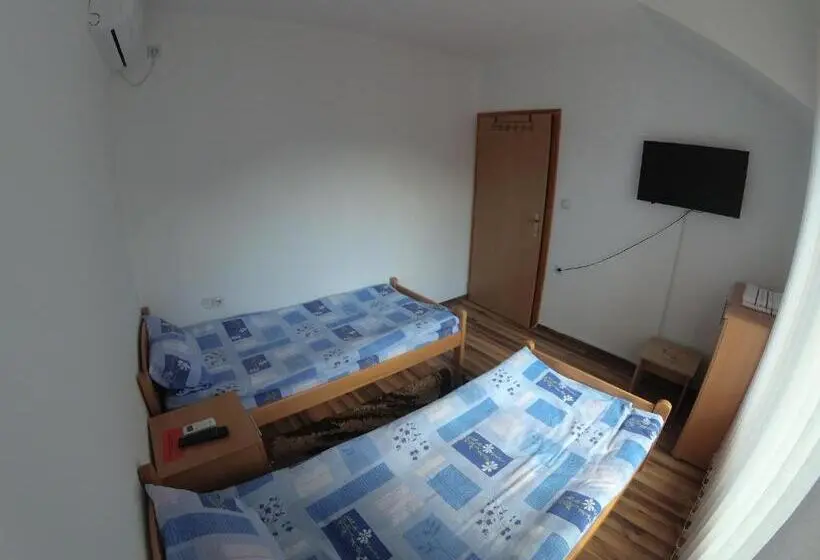 اتاق استاندارد با سرویس بهداشتی مشترک, Apartment And Rooms Konak