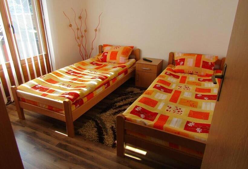 اتاق استاندارد با سرویس بهداشتی مشترک, Apartment And Rooms Konak