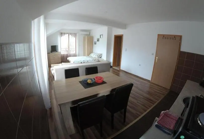 استودیوی استاندارد, Apartment And Rooms Konak