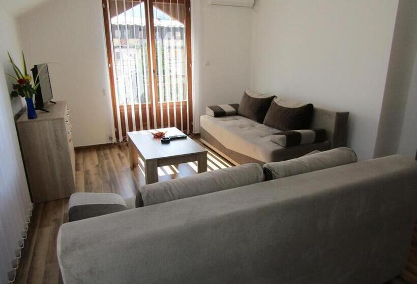 استودیوی استاندارد, Apartment And Rooms Konak