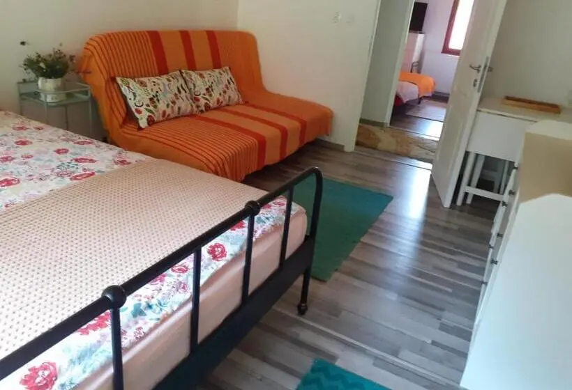庭の見える1ベッドルームアパートメント, Casa Maia Dambovicioara