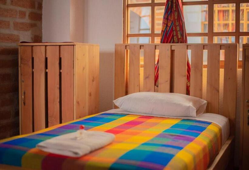 Кровать в Общей Комнате, El Andariego