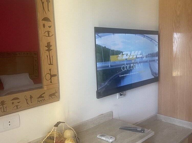 اتاق لوکس, Jewel Howard Carter