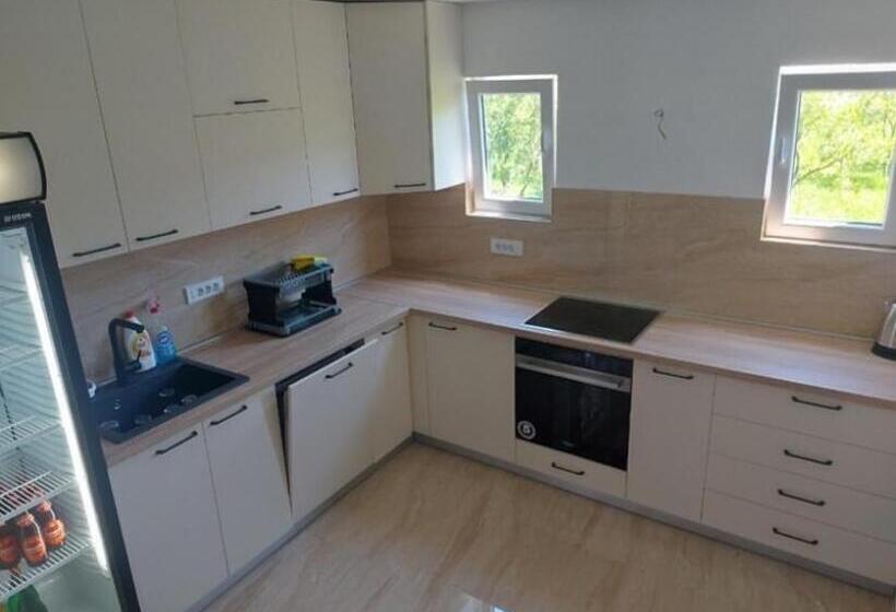 اتاق لوکس چهار تخته, Rooms Lida & Friendly Home
