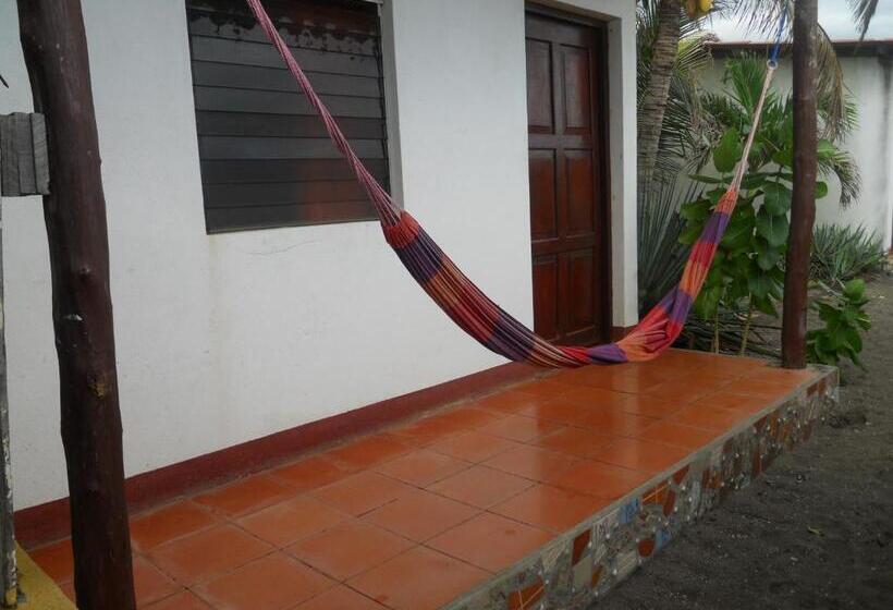 Triple Room Sea View, Beach Hostal Oasis