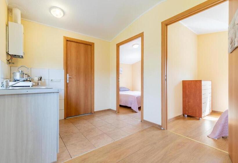 کلبه ییلاقی, Kopų 32 šventoji