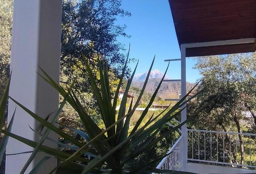 اتاق استاندارد سه نفره, Cemils Guest House