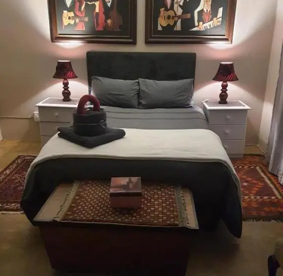 デラックススタジオ, Gemsbok Cottage