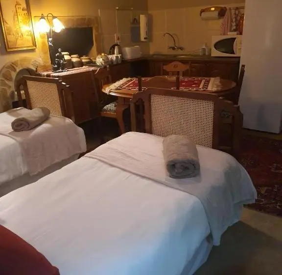ファミリールーム, Gemsbok Cottage