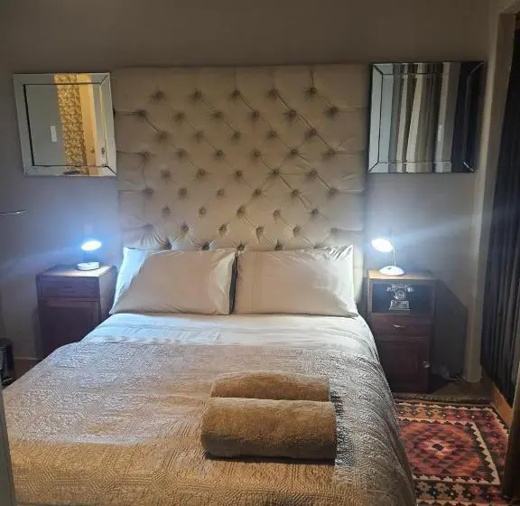 ファミリールーム, Gemsbok Cottage
