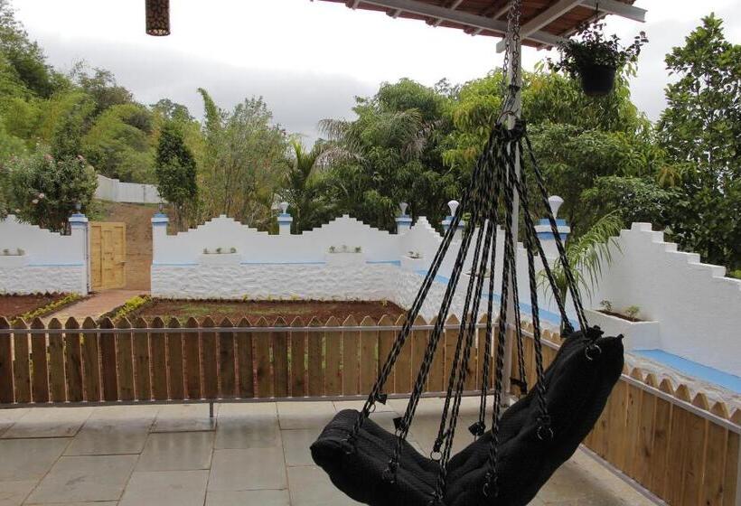 בונגלו משפחתי, West Valley Farm Villa