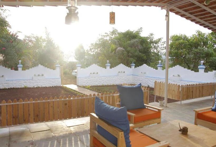 בונגלו משפחתי, West Valley Farm Villa