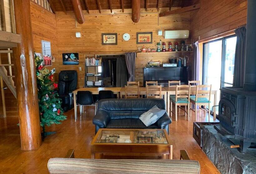 בונגלו משפחתי, Guesthouse Coco Garage