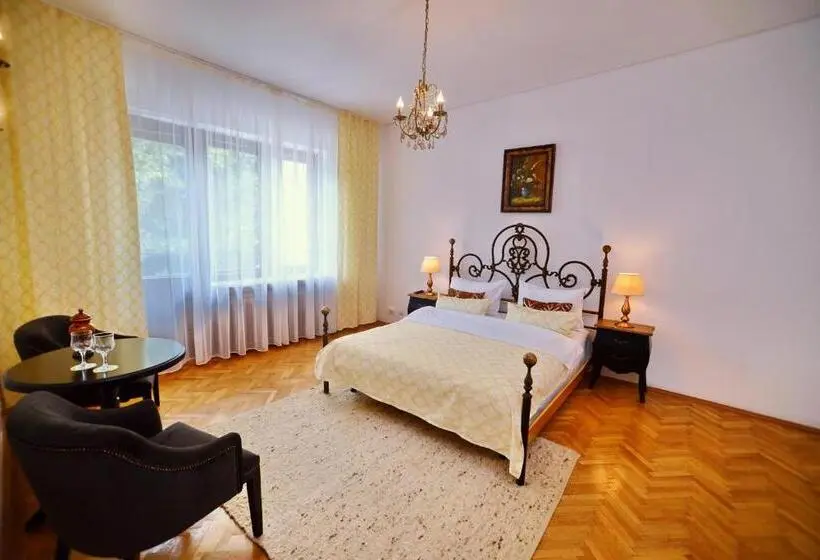 Quarto standard, Casa Negustorului