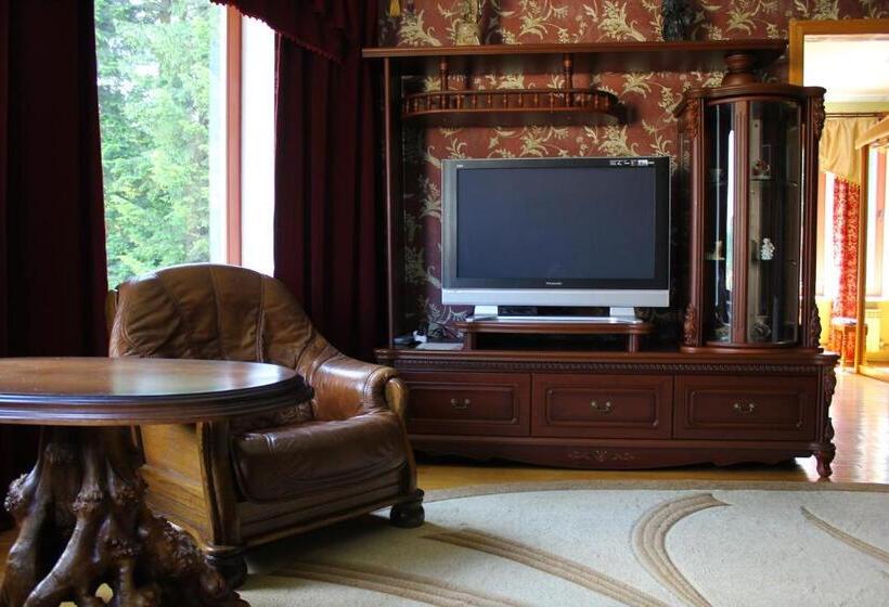 سوییت, Cottage Kazka Lisu