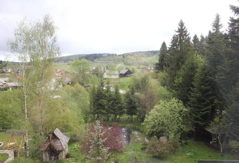 اتاق استاندارد سه نفره, Cottage Kazka Lisu