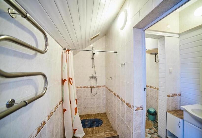 اتاق استاندارد سه نفره, Cottage Kazka Lisu