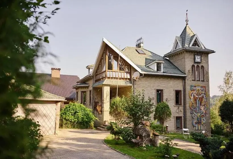 اتاق اکونومی, Cottage Kazka Lisu