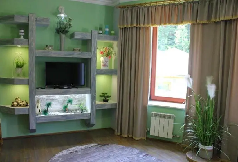 سوییت خانوادگی, Cottage Kazka Lisu