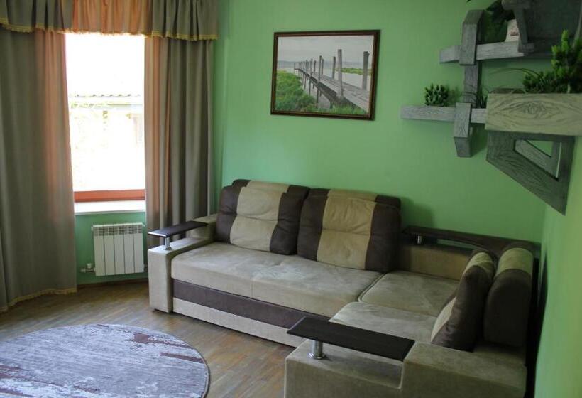 سوییت خانوادگی, Cottage Kazka Lisu