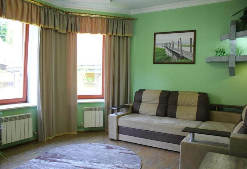 سوییت خانوادگی, Cottage Kazka Lisu