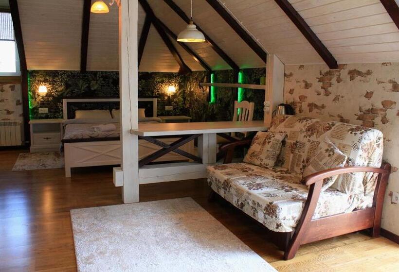 اتاق استاندارد سه تخته با بالکن, Cottage Kazka Lisu