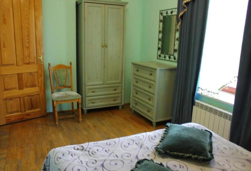 سوییت خانوادگی, Cottage Kazka Lisu