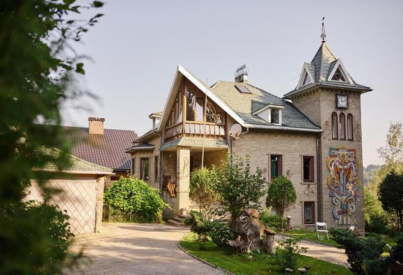 سوییت خانوادگی, Cottage Kazka Lisu