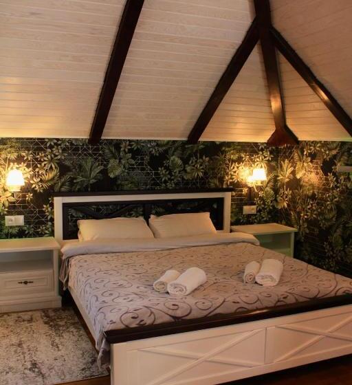 اتاق استاندارد سه تخته با بالکن, Cottage Kazka Lisu