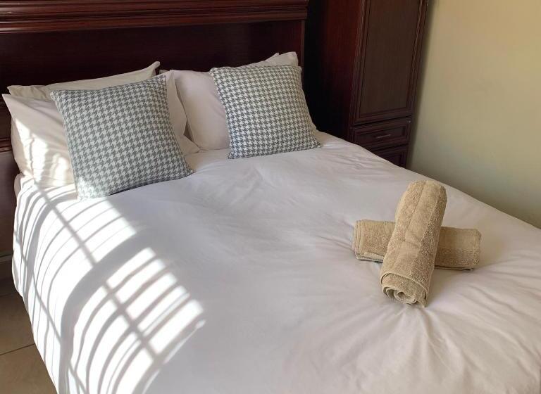 Family Room, Villa De La Rosa Klerksdorp