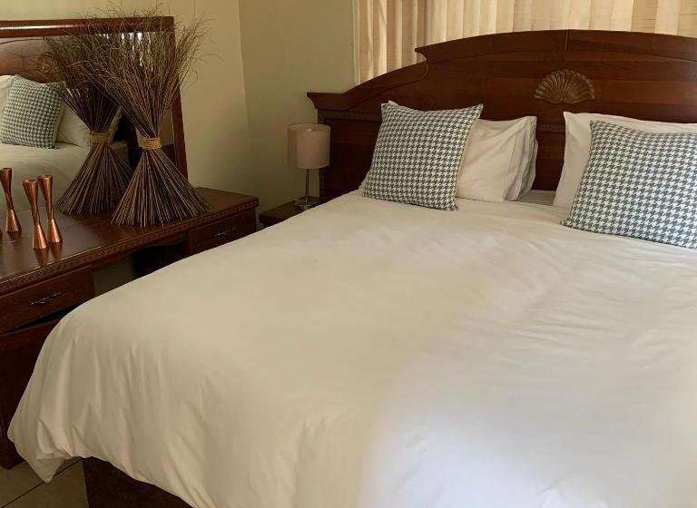 Family Room, Villa De La Rosa Klerksdorp