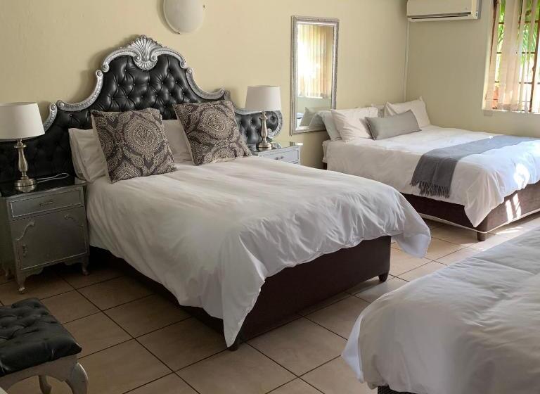 Family Room, Villa De La Rosa Klerksdorp