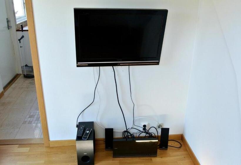 غرفة قياسية مطلّة علي البحيرة, Room By Water