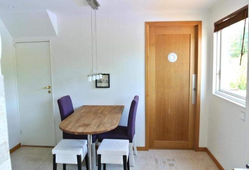 غرفة قياسية مطلّة علي البحيرة, Room By Water