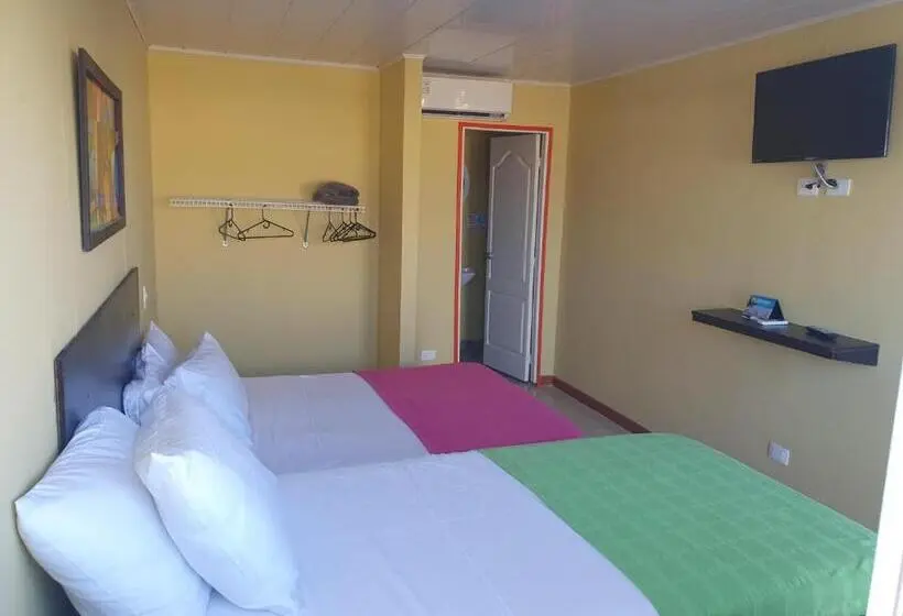 اتاق استاندارد سه نفره, Victoria S Gennie Bay Village Hostal