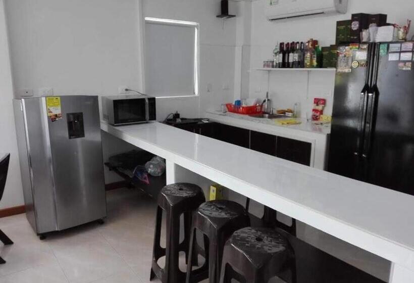 اتاق استاندارد سه نفره, Victoria S Gennie Bay Village Hostal