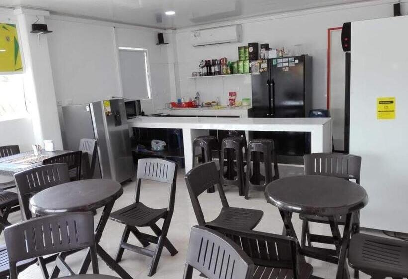 标准三人间, Victoria S Gennie Bay Village Hostal