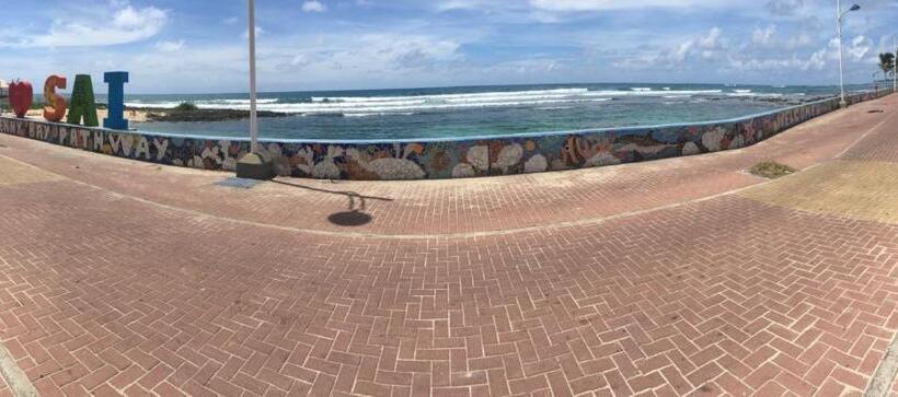 سوییت جونیور لوکس, Victoria S Gennie Bay Village Hostal