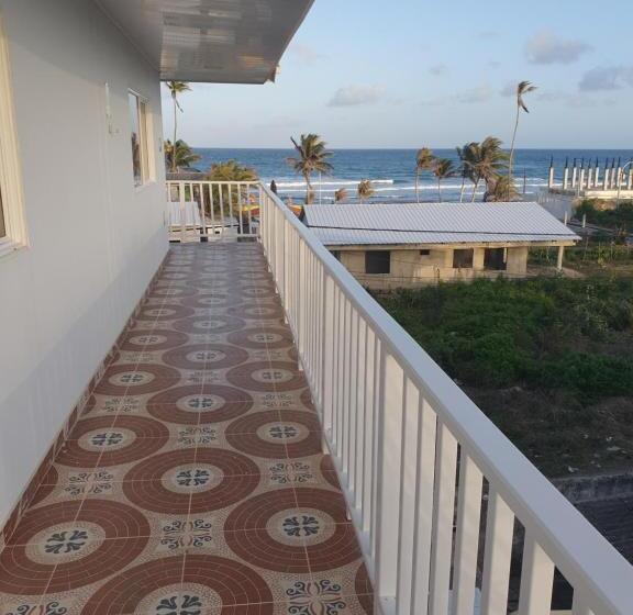 سوییت جونیور لوکس, Victoria S Gennie Bay Village Hostal